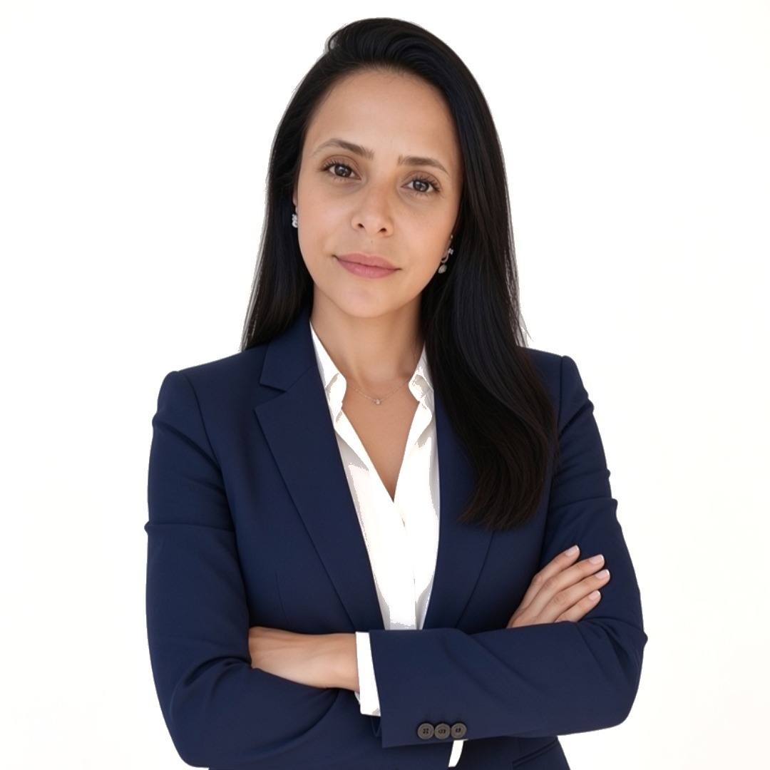 ליטל אבקסיס, מנהלת תפעול